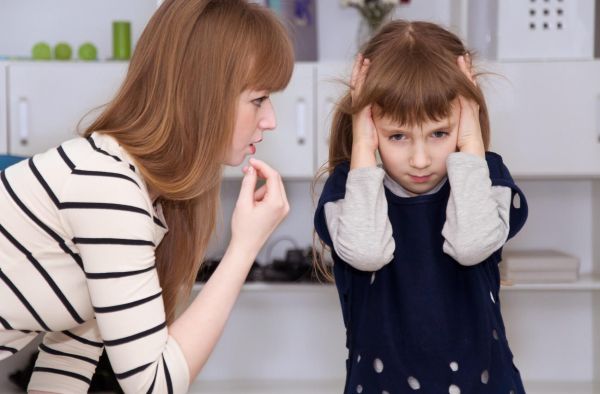 Retrouver l’harmonie avec un enfant montrant de l’opposition